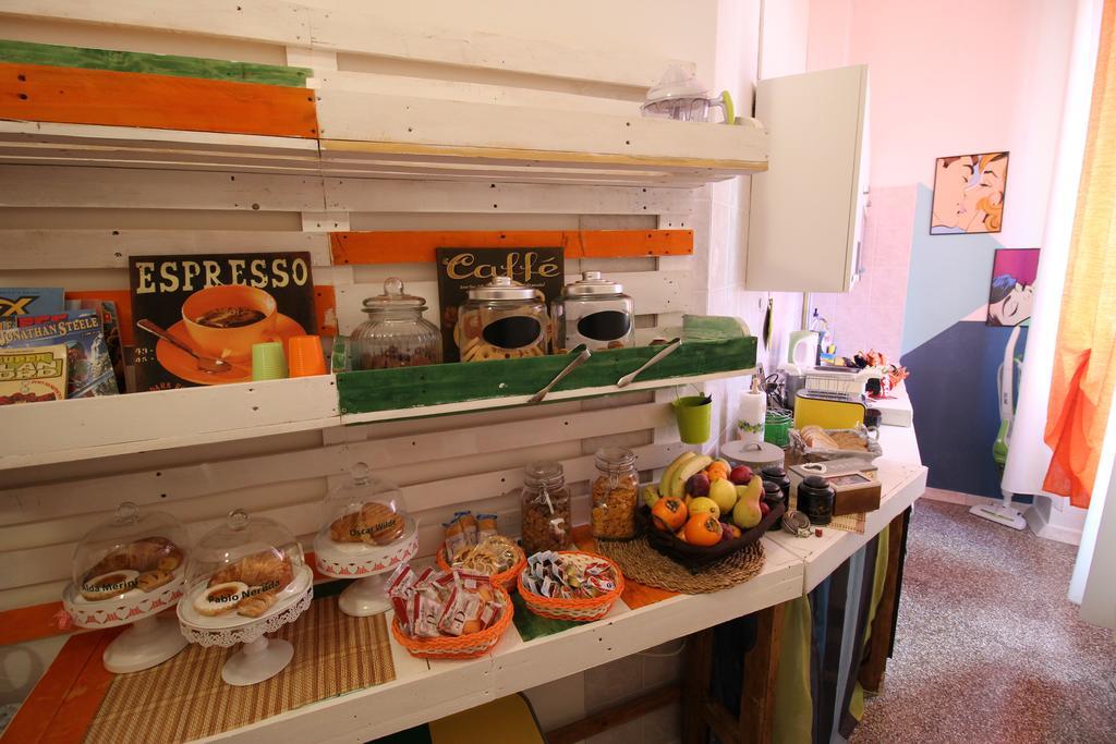 Bed 'N Books Acomodação com café da manhã Sássari Exterior foto
