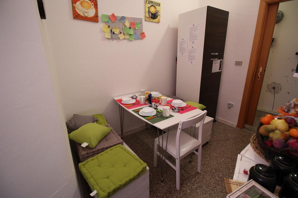 Bed 'N Books Acomodação com café da manhã Sássari Exterior foto